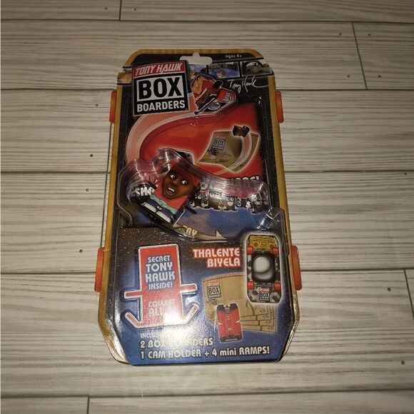 Tony Hawk Box Boarders Thalente Biyela Fingerboard Skateboard 2018 w Ramps New - Picture 6 of 7